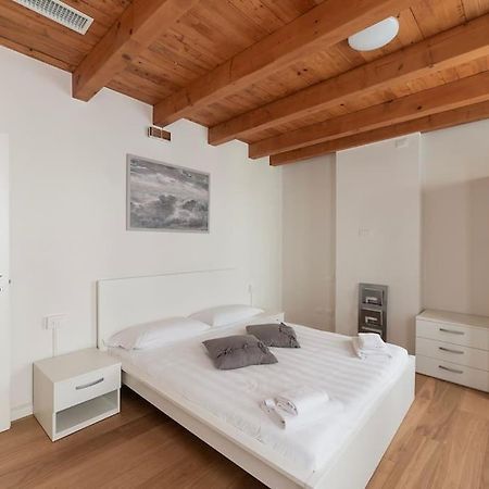 Dimora Acquamarina Apartment Венеция Екстериор снимка